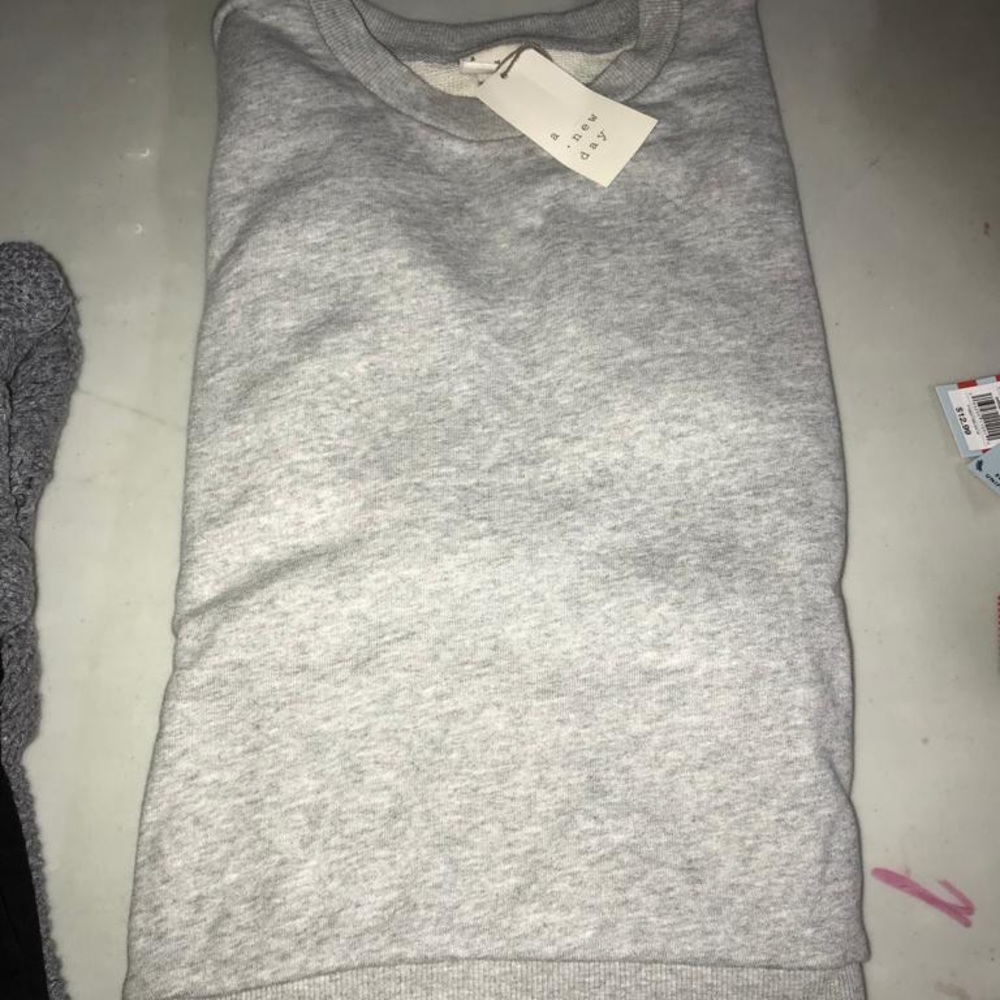 Women’s sweatshirt